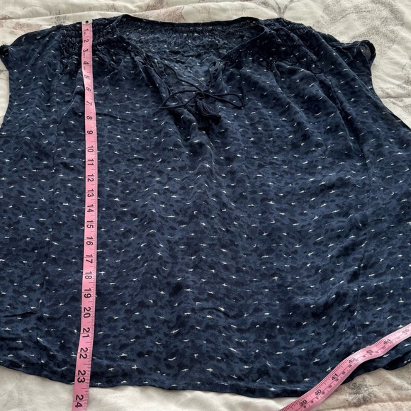 Navy blue abstract print Blouse with Tassel Detail, size L relaxed fit bohemian - Picture 4 of 12